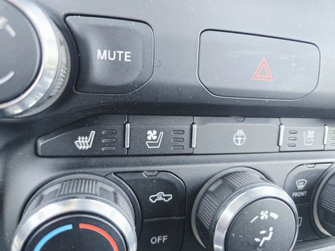 Used 2021 RAM 1500 Laramie w/ Sport Appearance Package AWD/4WD image 32