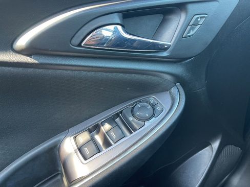 Used 2020 Chevrolet Malibu LT image 30