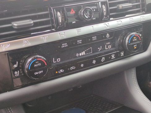 New 2026 Nissan Pathfinder Platinum w/ Accent Package AWD/4WD image 25