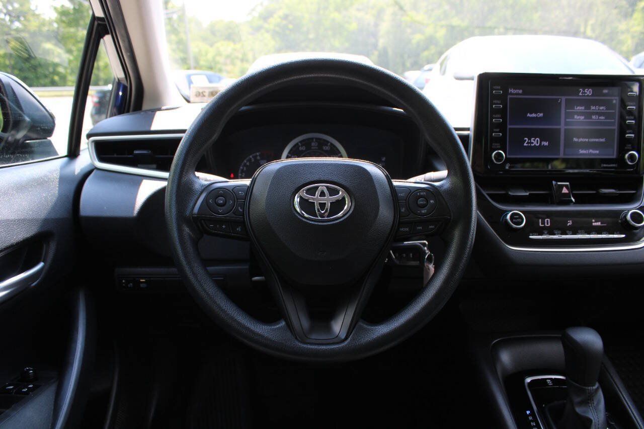 Used 2021 Toyota Corolla LE FWD image 31