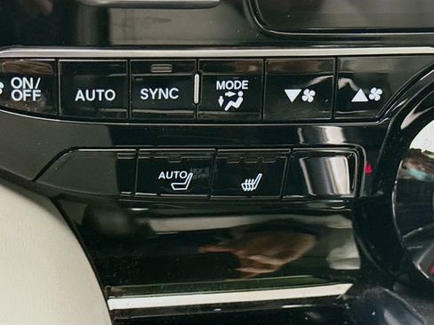 Used 2024 Acura MDX SH-AWD w/ Technology Package image 21