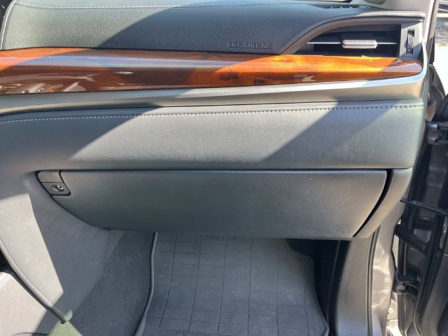 Used 2020 Lexus LX 570 4WD w/ Luxury Package image 30