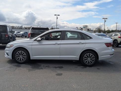 Used 2019 Volkswagen Jetta SE image 6