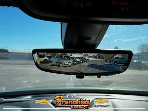 Used 2023 Chevrolet Traverse LT w/ Midnight/Sport Edition AWD/4WD image 19