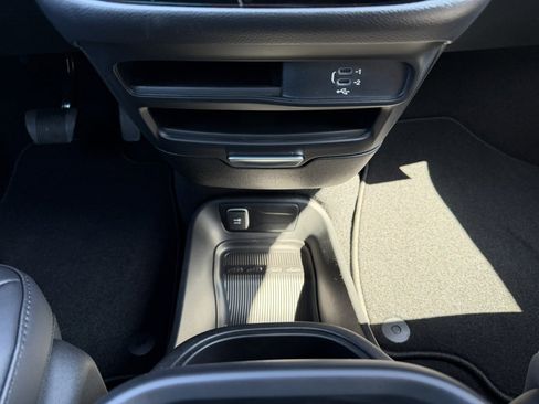 New 2026 Chrysler Voyager LX image 24