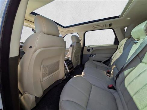 Used 2017 Land Rover Range Rover Sport SE image 19
