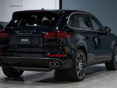 Used 2016 Porsche Cayenne Turbo S w/ Premium Package Plus image 13
