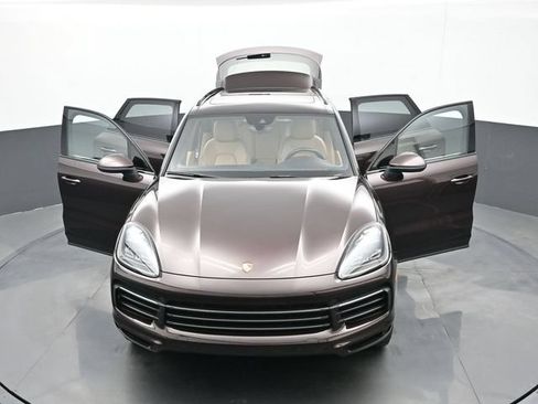 Certified 2023 Porsche Cayenne S Platinum AWD/4WD image 32