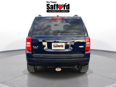 Used 2016 Jeep Patriot Latitude w/ Sun/Sound Group image 7