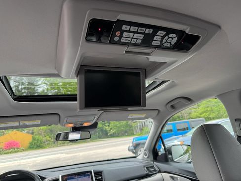 Used 2017 Honda Pilot Touring image 31