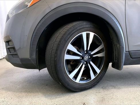 Used 2018 Nissan Kicks SV FWD image 20
