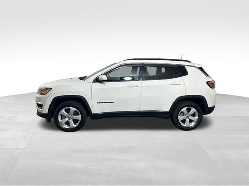 Used 2019 Jeep Compass Latitude w/ Cold Weather Group AWD/4WD image 2
