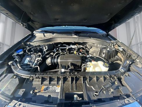 Used 2022 Ford Explorer XLT w/ Equipment Group 202A image 10