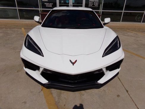 Used 2022 Chevrolet Corvette Stingray Preferred Cpe w/ Z51 Performance Package RWD image 2