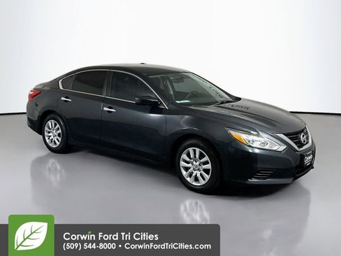 Used 2016 Nissan Altima 2.5 S w/ Power Driver Seat Package FWD image 1