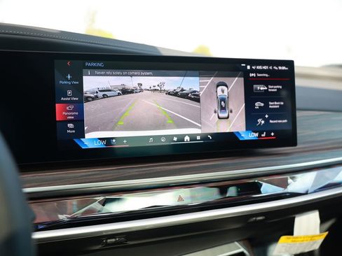 Used 2025 BMW i7 M70 w/ Executive Package image 23