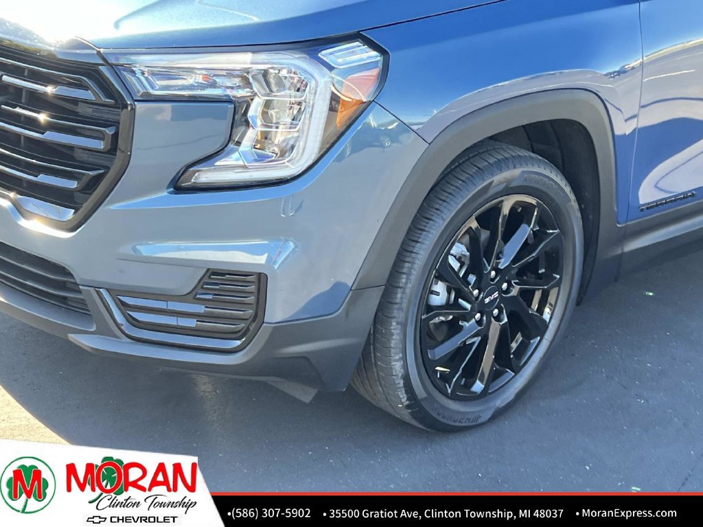 Certified 2024 GMC Terrain SLE w/ Driver Convenience Package FWD image 10