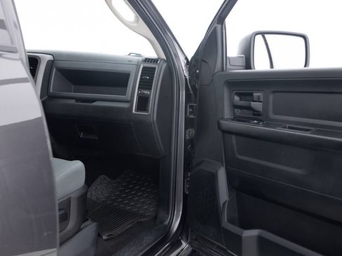 Used 2018 RAM 1500 Express w/ Express Value Package image 32