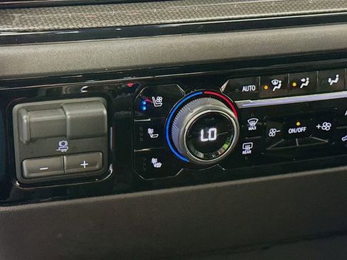 Used 2023 Chevrolet Silverado 1500 ZR2 w/ Technology Package image 22