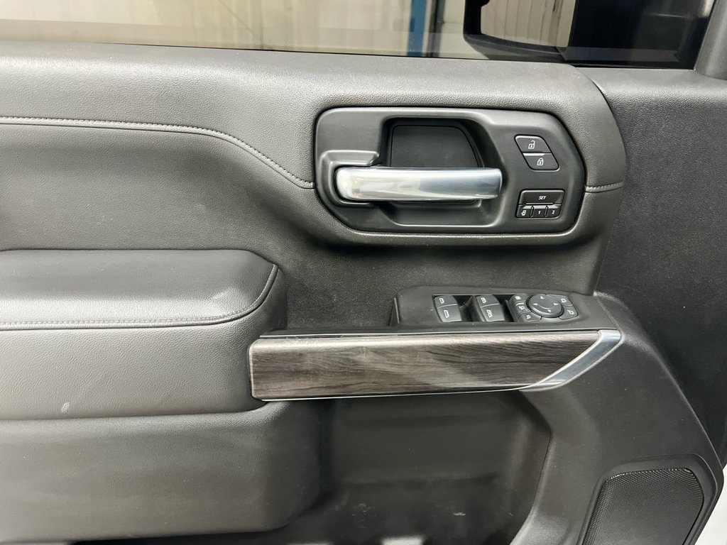 Used 2020 Chevrolet Silverado 2500 LTZ AWD/4WD image 20