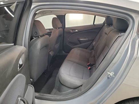 Used 2018 Chevrolet Cruze LT image 11