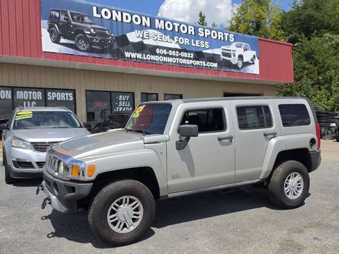 Used 2009 HUMMER H3 AWD/4WD image 1