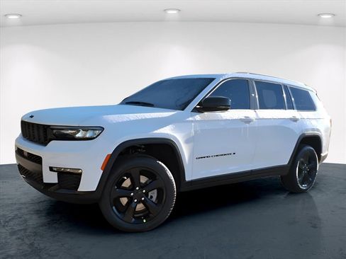 New 2025 Jeep Grand Cherokee L Limited w/ Black Appearance Package image 2