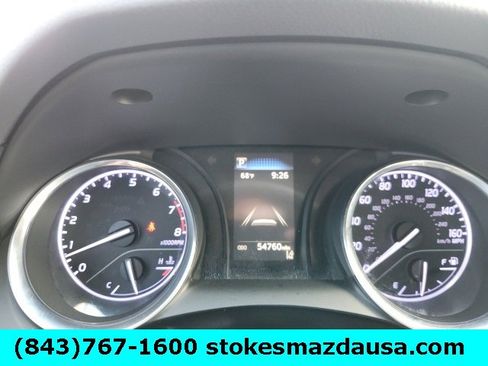 Used 2020 Toyota Camry LE image 5