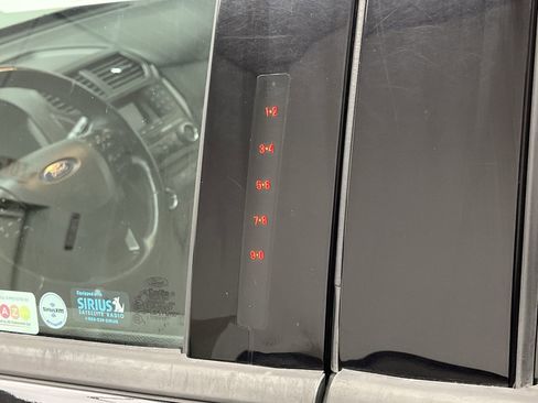 Used 2017 Ford Explorer XLT image 6