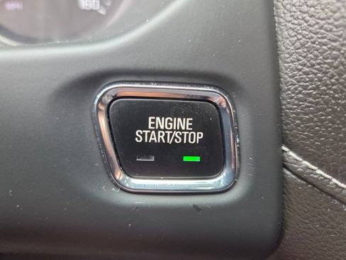 Used 2022 GMC Acadia SLE w/ Driver Convenience Package FWD image 32
