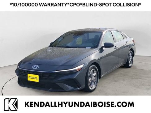 Used 2025 Hyundai Elantra SE image 1