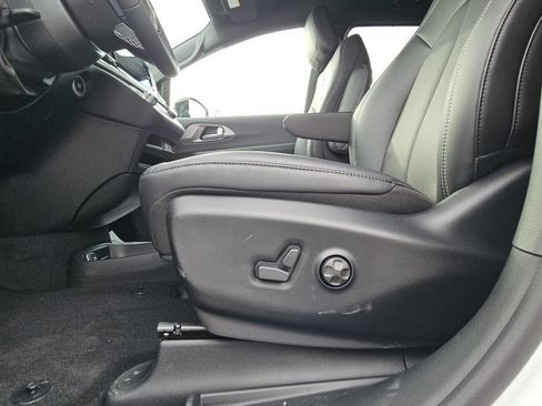 New 2026 Chrysler Pacifica Select image 25