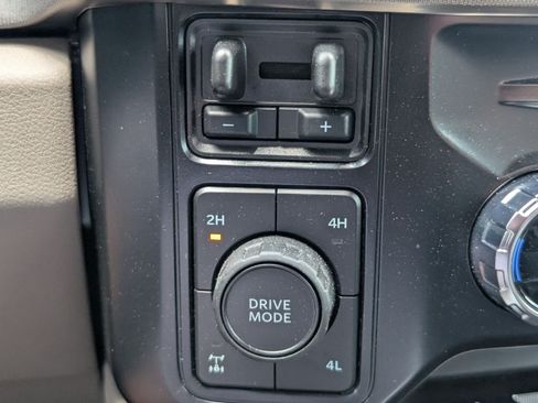 Used 2025 Ford F250 Platinum w/ Platinum Plus Package AWD/4WD image 25