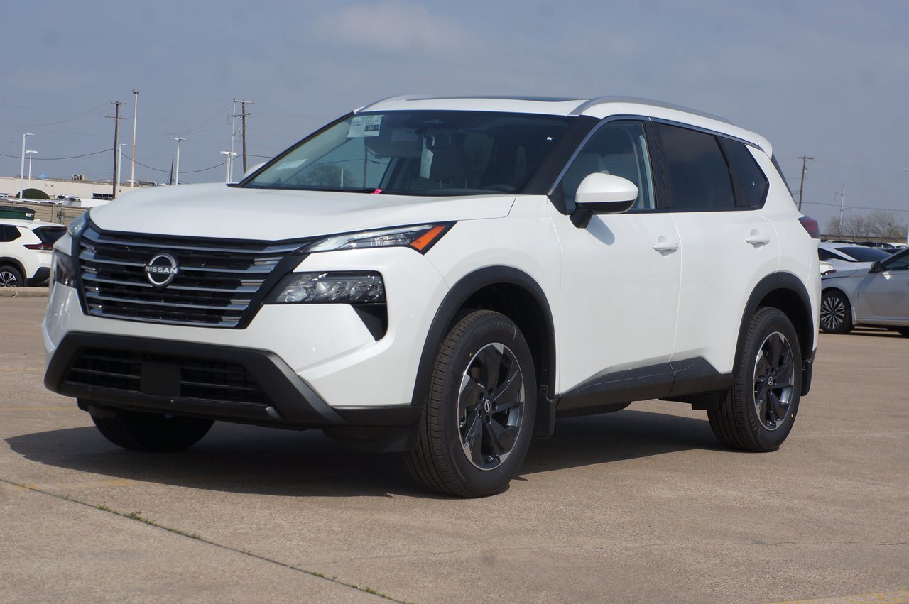 Certified 2024 Nissan Rogue SV w/ SV Premium Package AWD/4WD image 4