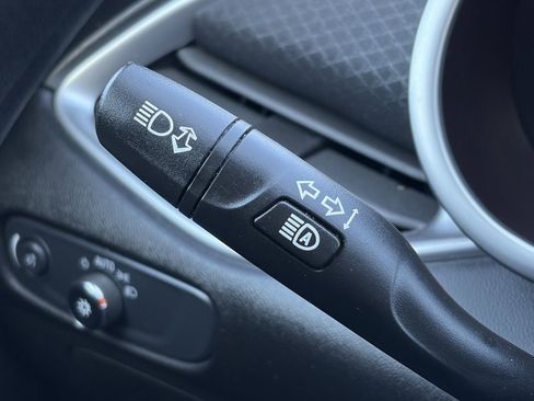 Used 2025 Chevrolet Malibu LT FWD image 14