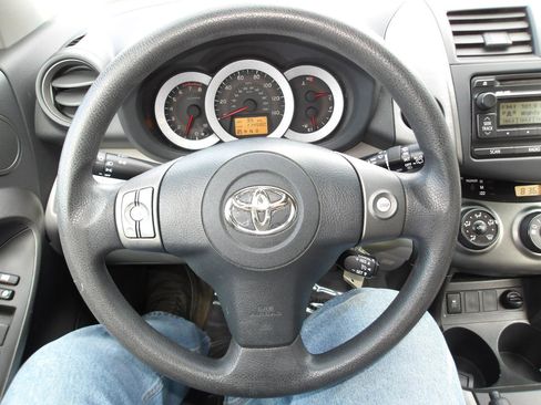 Used 2012 Toyota RAV4 LE w/ Upgrade Value Pkg AWD/4WD image 15