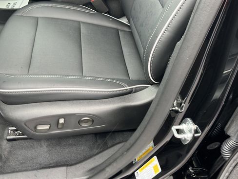 Used 2025 Buick Enclave Preferred image 20