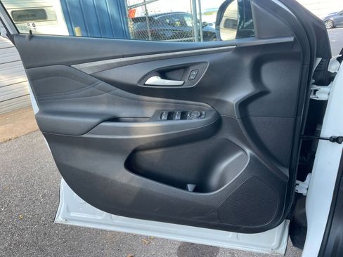 Used 2025 Buick Envista Sport Touring image 20