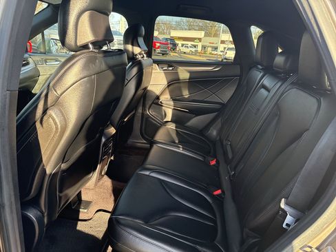 Used 2017 Lincoln MKC Premiere image 20