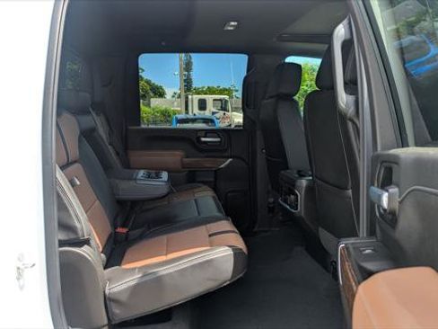 Used 2021 Chevrolet Silverado 2500 High Country w/ Technology Package image 18