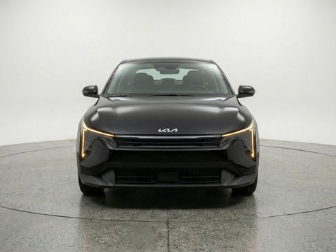 Used 2025 Kia K4 FWD image 2