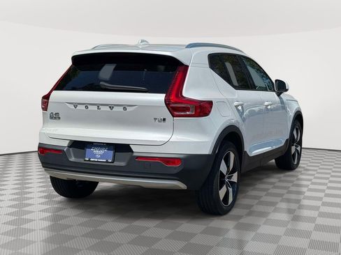 Used 2022 Volvo XC40 T5 Momentum w/ Premium Package AWD/4WD image 5