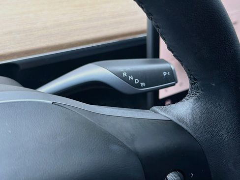 Used 2023 Tesla Model Y AWD image 17
