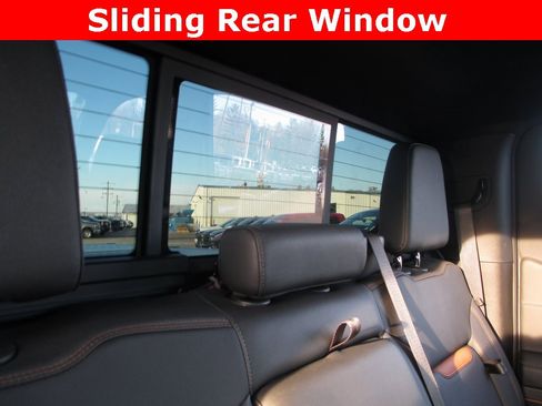 Certified 2025 GMC Sierra 1500 AT4 w/ AT4 Premium Package image 25