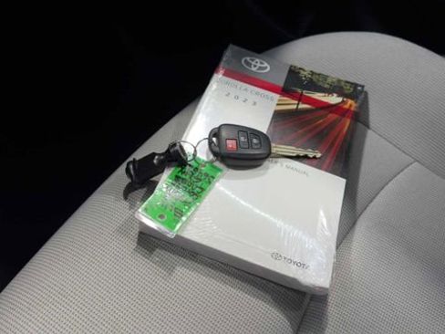 Used 2023 Toyota Corolla Cross L image 25