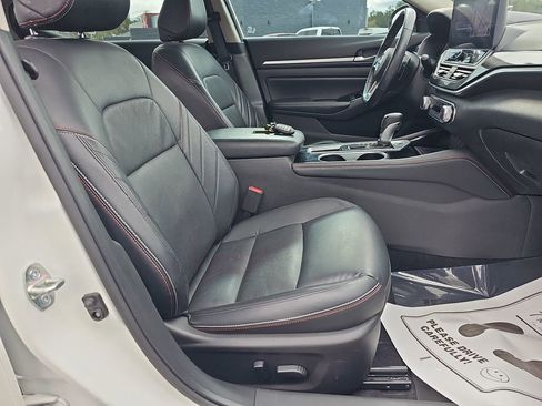 Used 2024 Nissan Altima 2.5 SR w/ SR Premium Package image 13