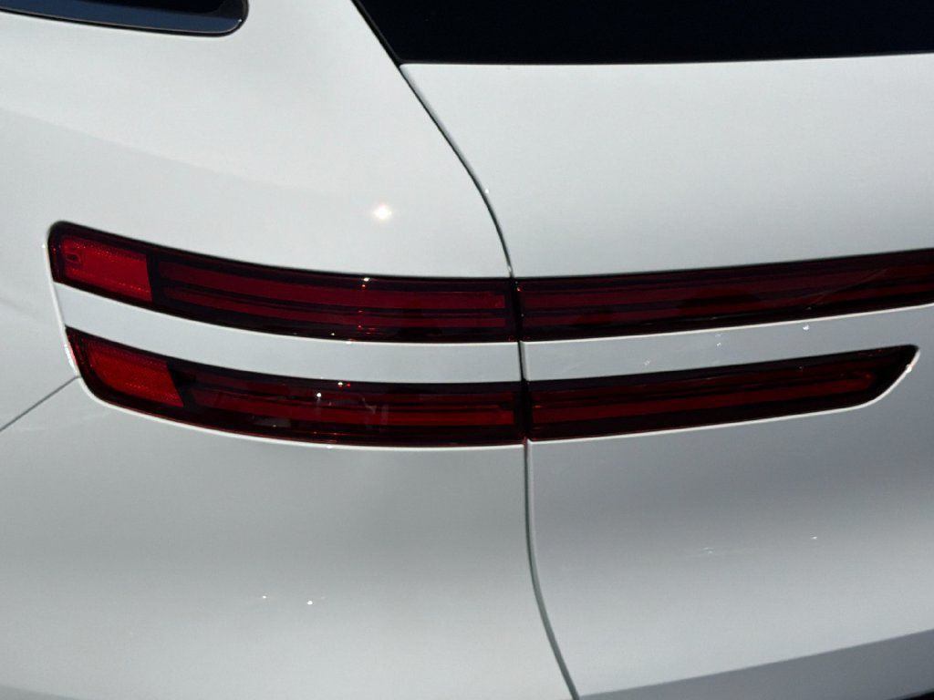 New 2027 Genesis GV70 2.5T Advanced AWD/4WD image 27