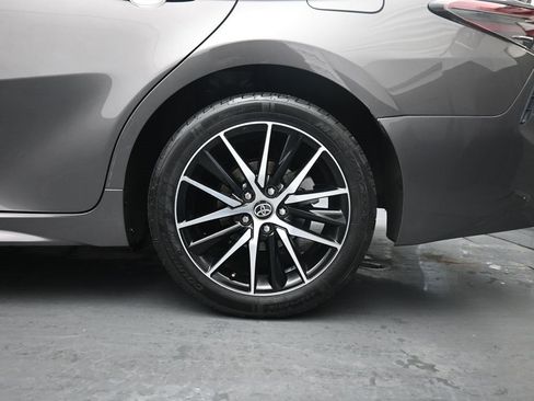 Used 2023 Toyota Camry SE image 13