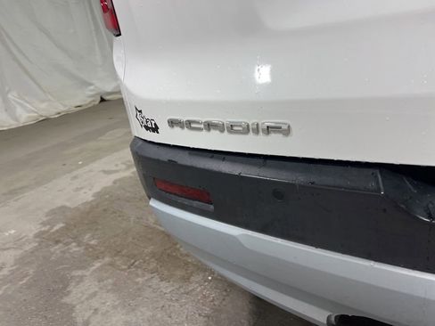 Used 2020 GMC Acadia SLE FWD image 16