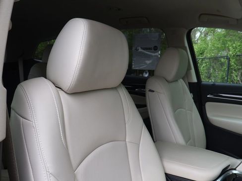 Used 2024 Buick Enclave Essence FWD image 40